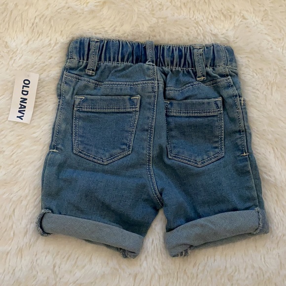 ON Bermuda Shorts - Picture 3 of 3